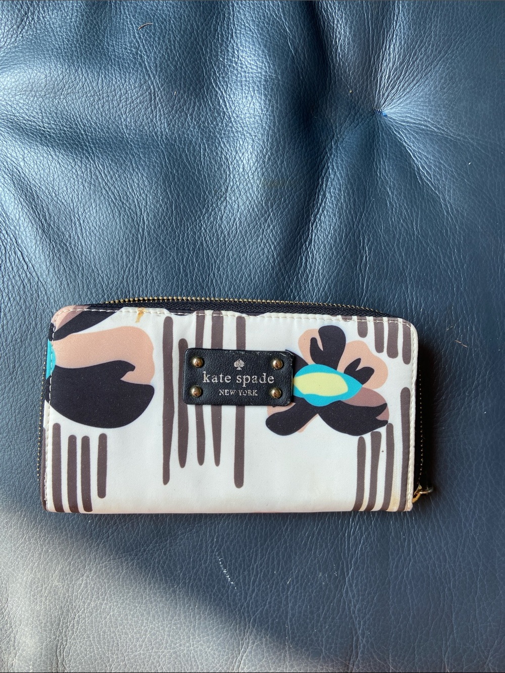 kate spade Floral Zip Wallet in White with Black and Teal Accents